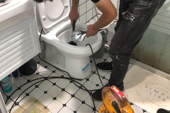 波莲镇马桶堵塞自己疏通还是找师傅？专业上门服务让你省时更省心
